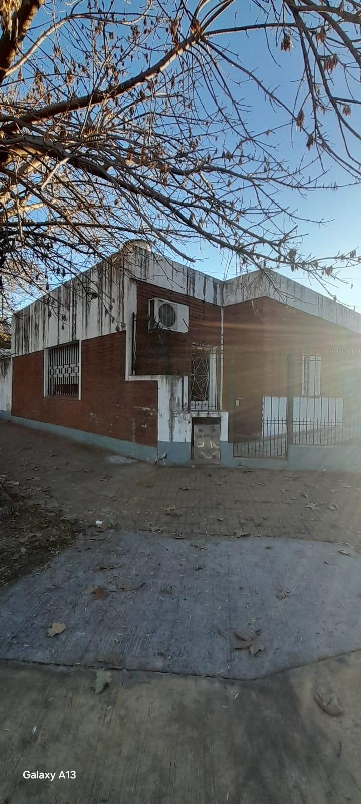Casa en venta con cochera en San Miguel