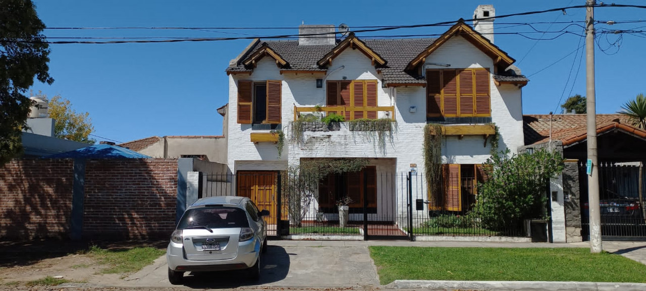 Casa en Venta en Bella Vista de 4 ambientes, parque y pileta en Bella Vista- Buenos Aires // Apto crédito