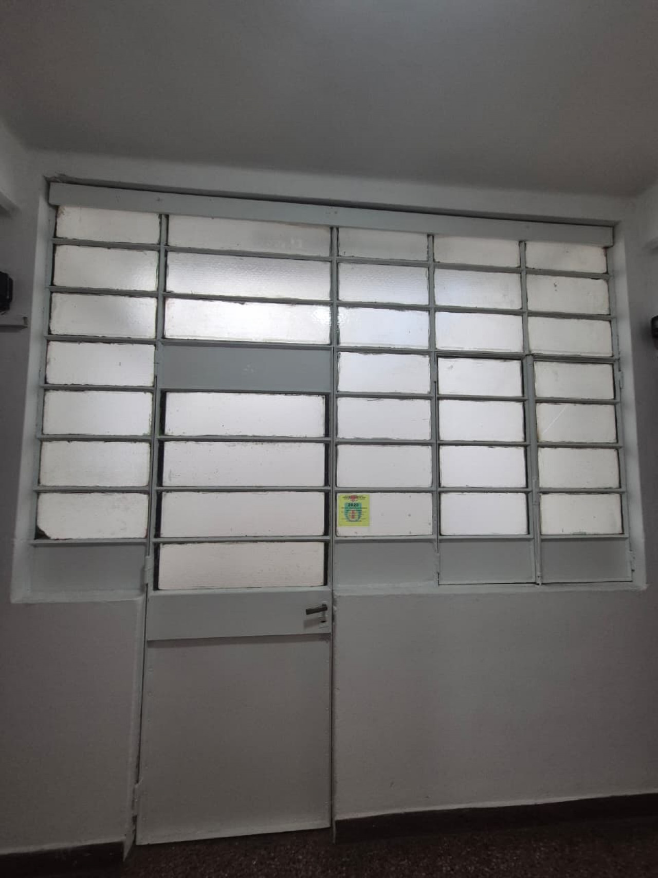 ALQUILER OFICINA PRIMER PISO