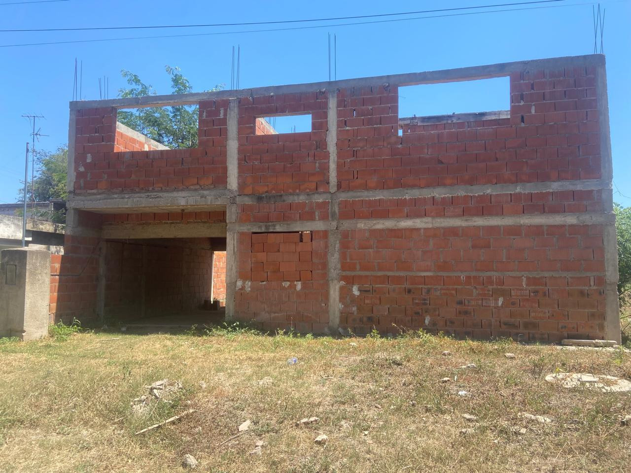 VENDO GALPON EN CONSTRUCCION