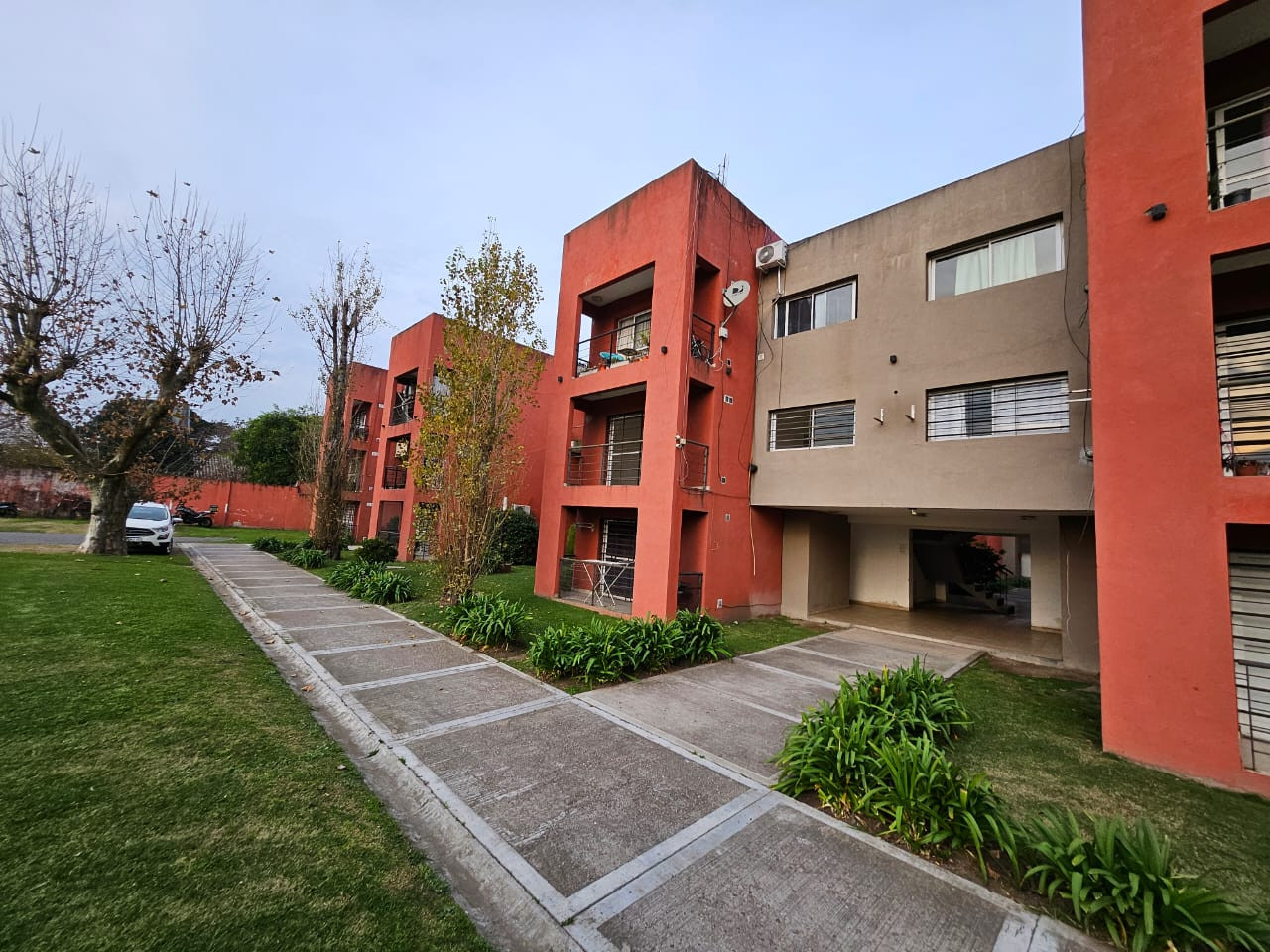 Venta Excelente Departamento En Barrio Cerrado U$s65.000