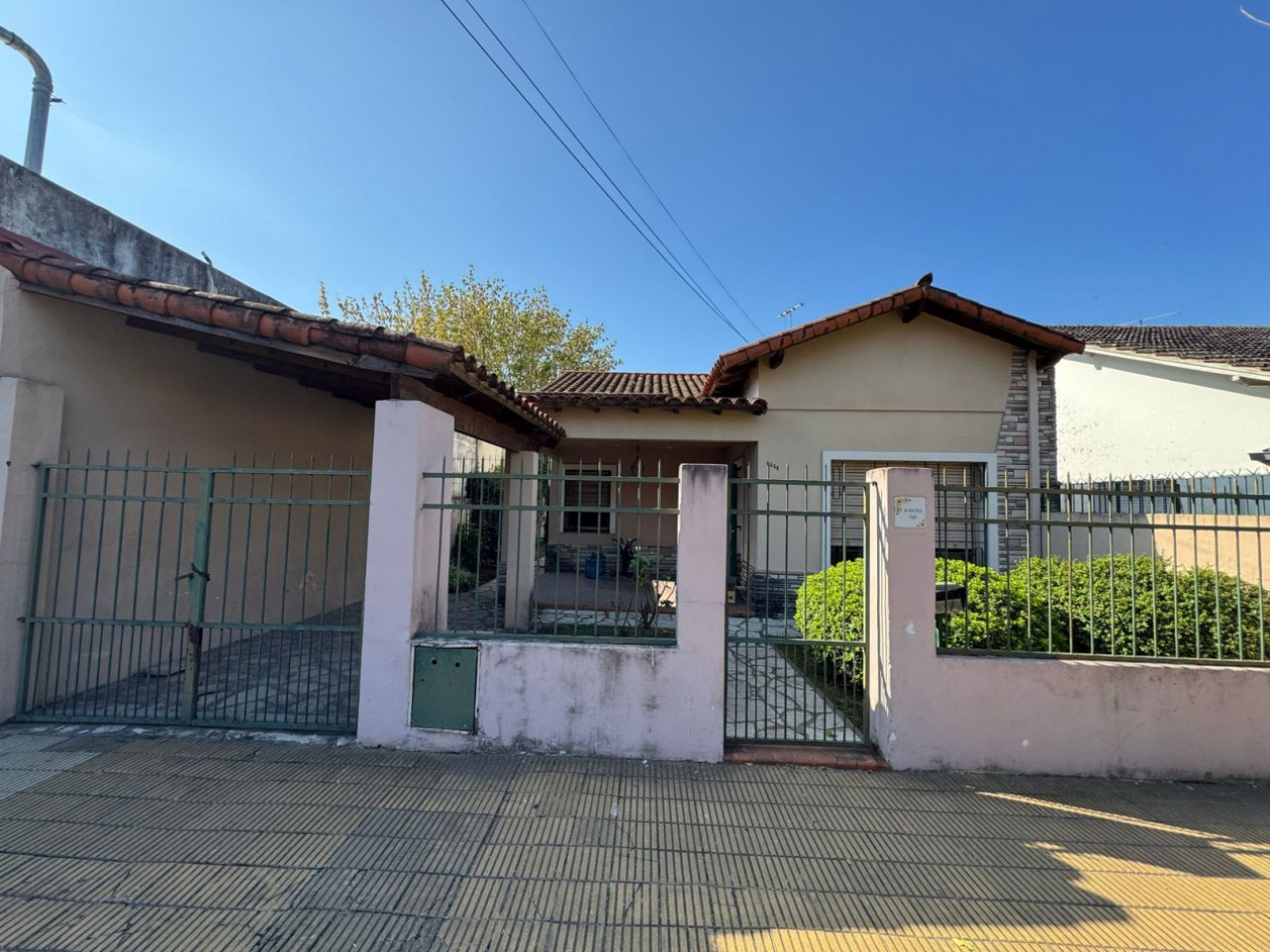 2 CASAS EN VENTA EN BELLA VISTA