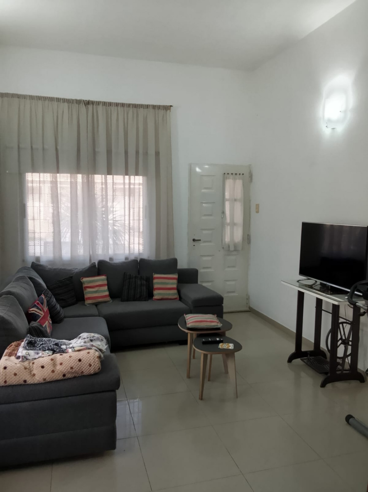 IMPECABLE CASA EN JOSE C PAZ CON PILETA