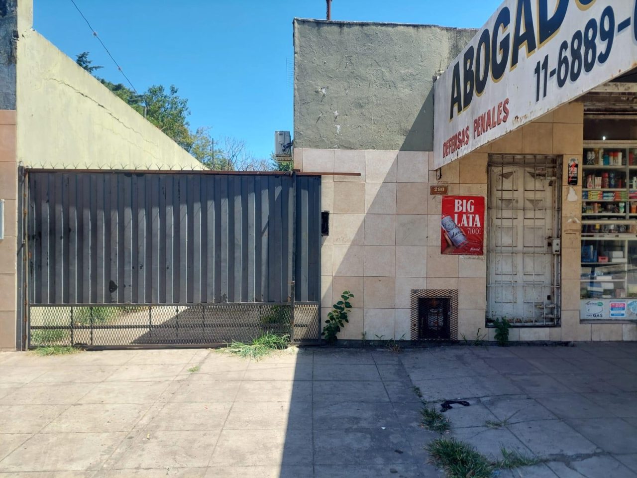 Casa en venta con Local y cochera  en José C. Paz